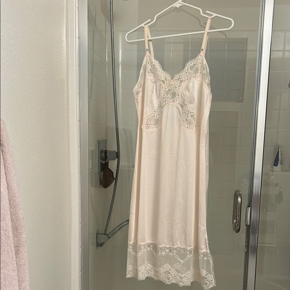 Wacoal Cream Lace Romantic Chemise (M)